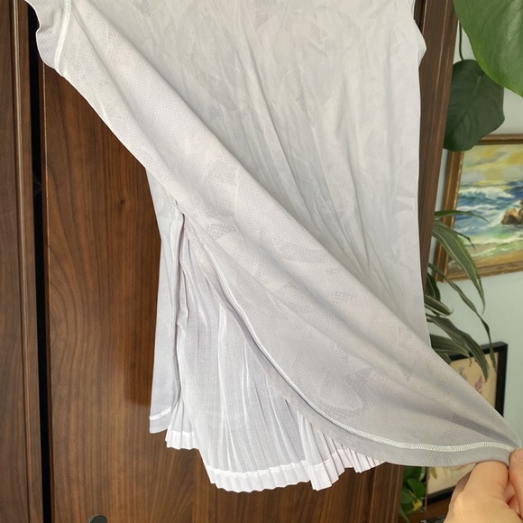 Vintage soft lululemon sheer panel tee - Picture 5 of 6